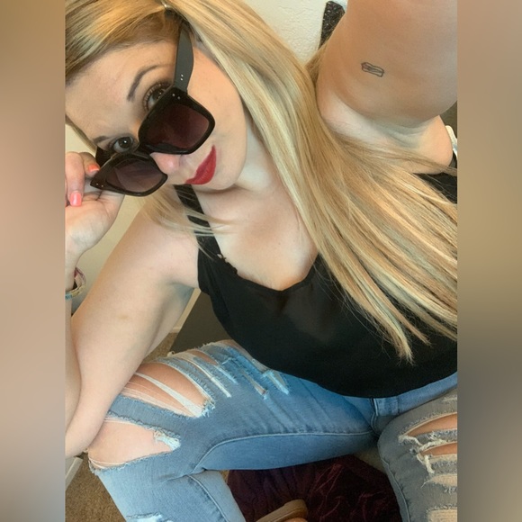 Meet your Posher, Jessica - Picture 8 of 8